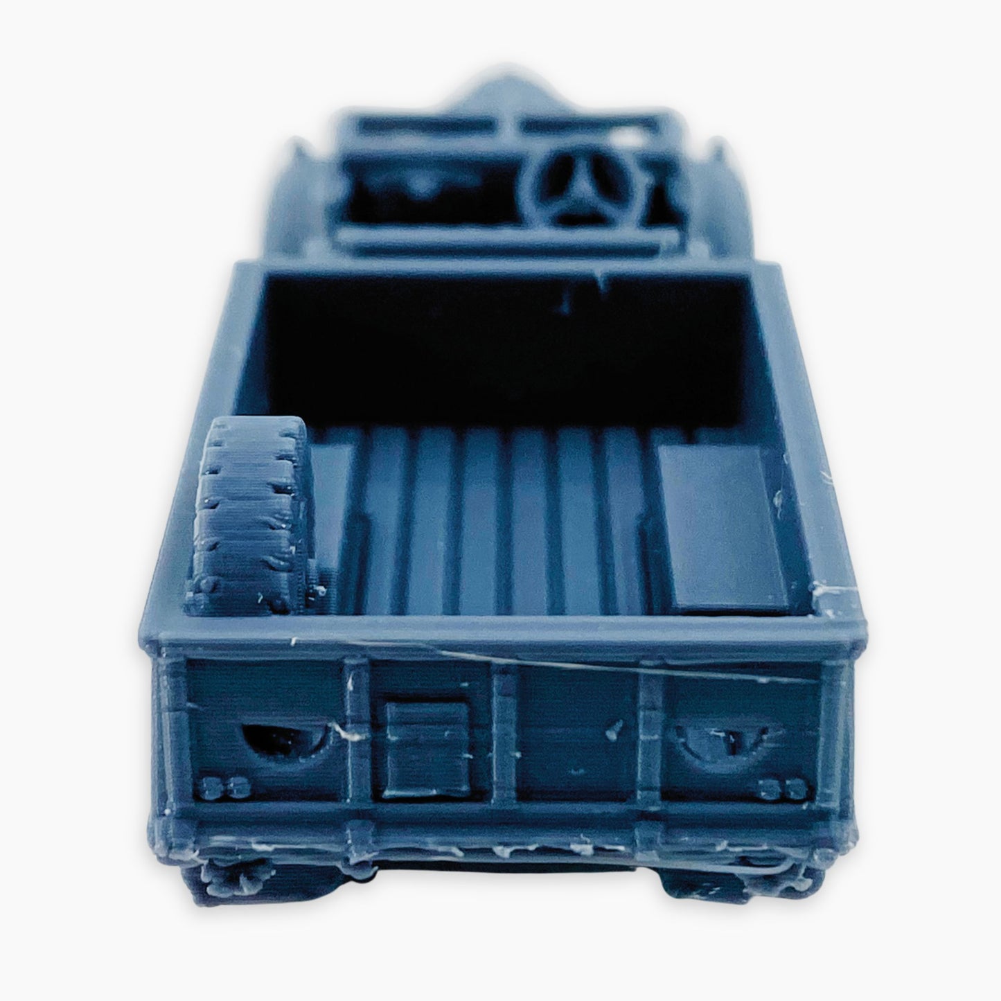 Chevrolet 1533 30 CWT GS (window down)